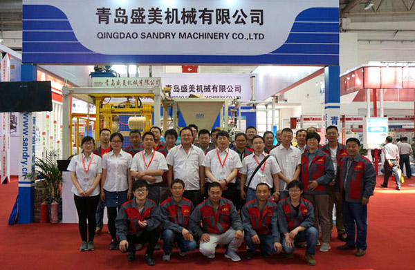 百乐博展会员工合影